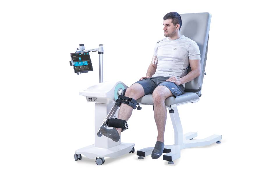 Strengthening the leg muscles with Luna-EMG robotics at the Neuro-Robotics Center Munich